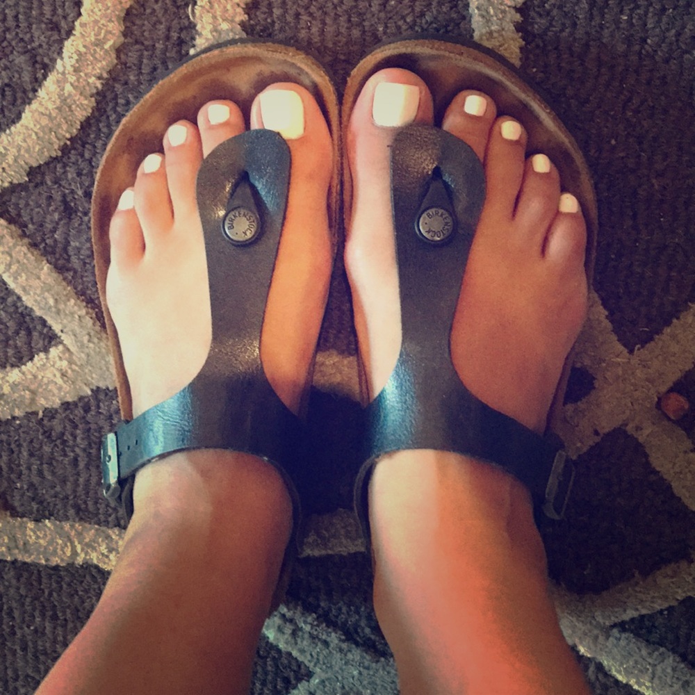 Black thong Birkenstock sandal